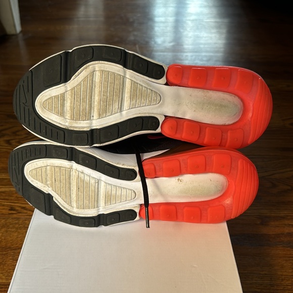 Nike Air Max 270- almost new!! - Picture 9 of 11